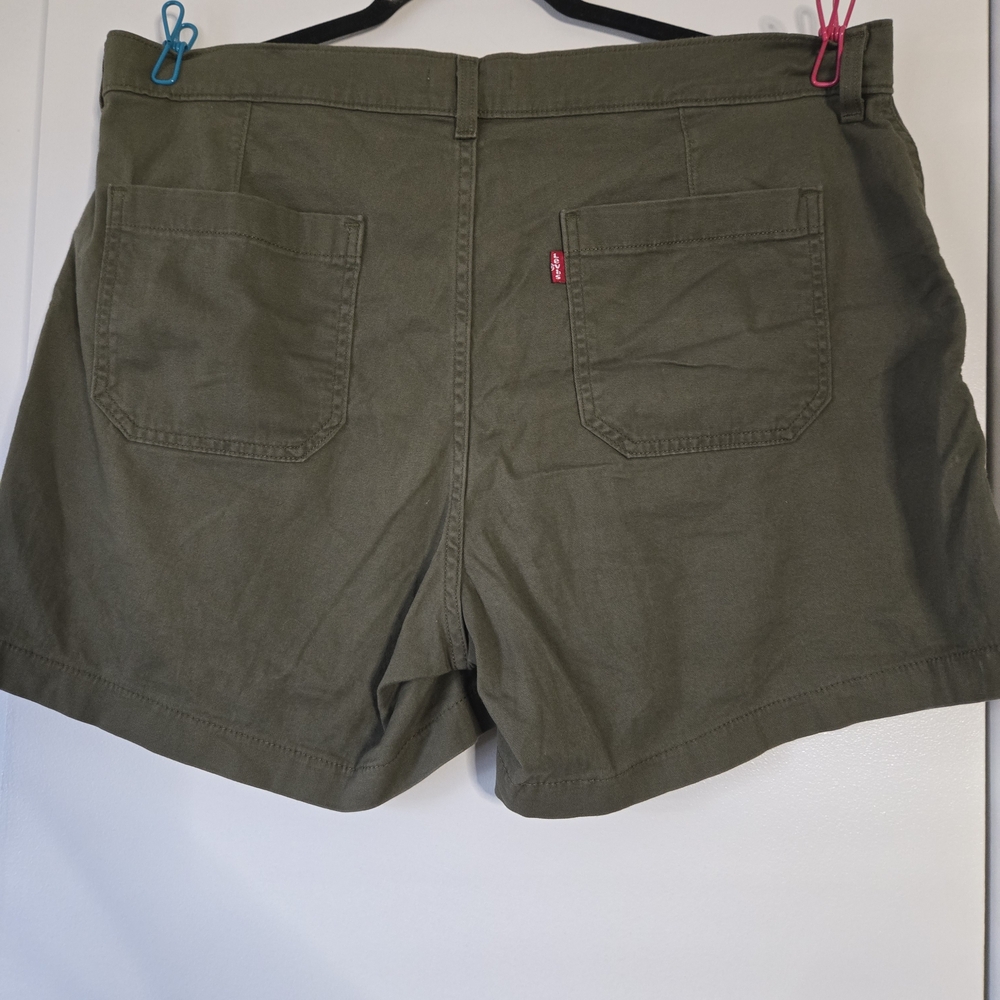 Levis Olive Green Women's Shorts - Picture 7 of 7
